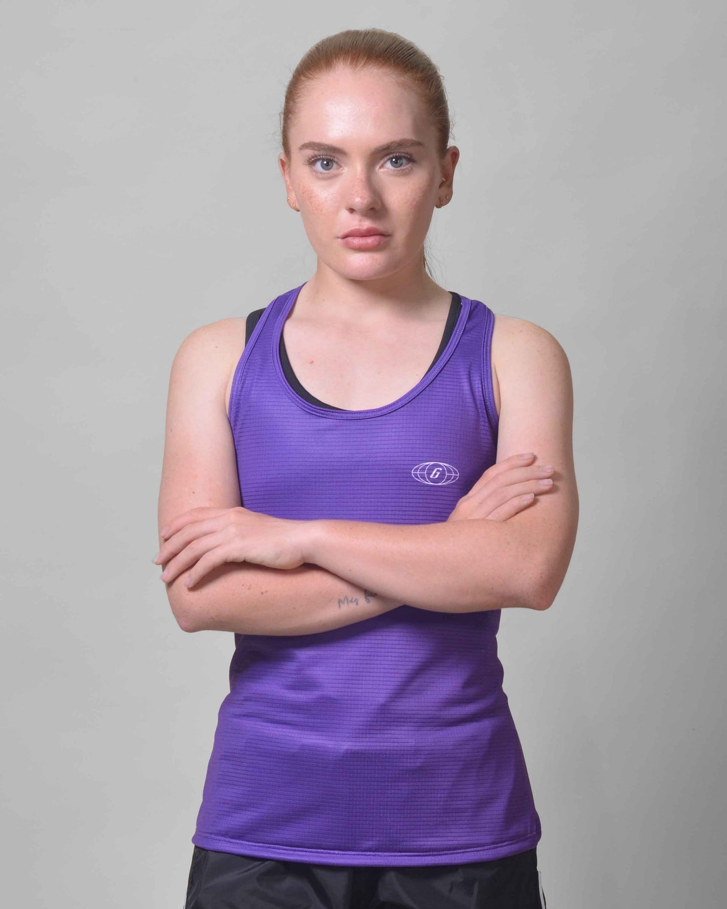 POLERA RUNNING MORA sin mangas