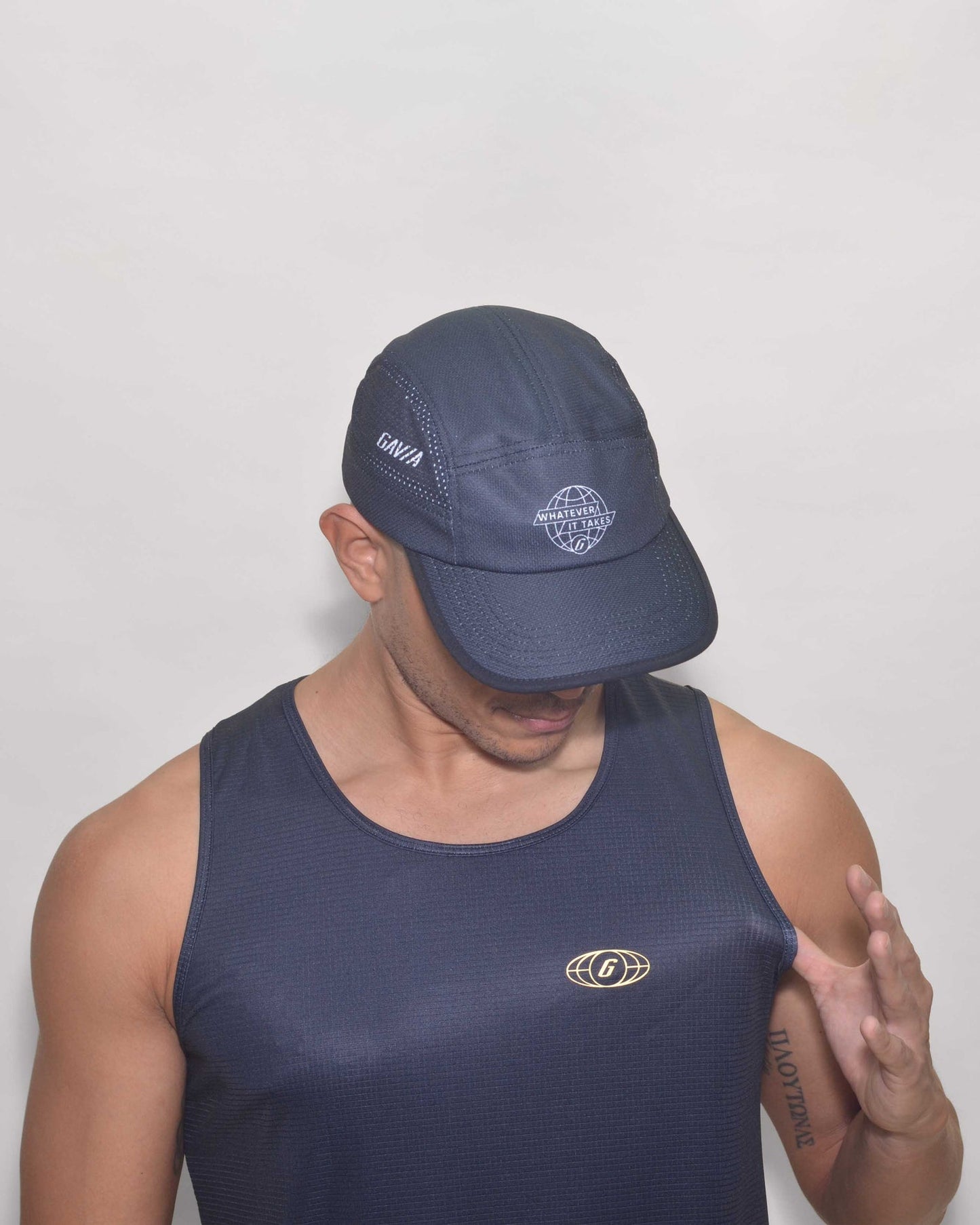 POLERA RUNNING TINIEBLA sin mangas