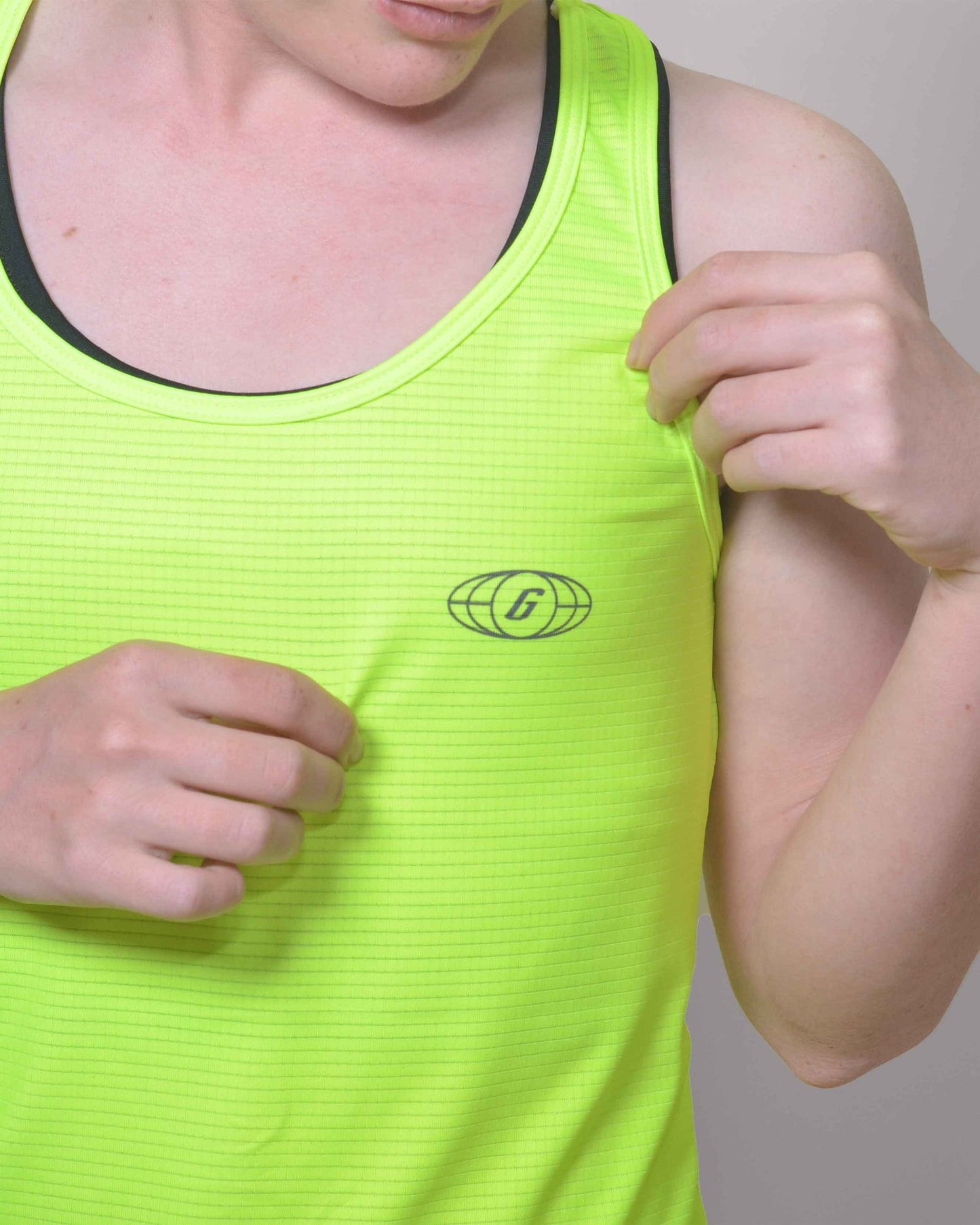 POLERA FLOW GREEN sin mangas